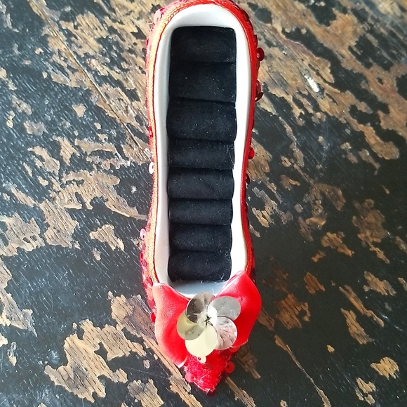 Ruby Red Slipper, Ring Holder.❤❤ - Picture 3 of 4